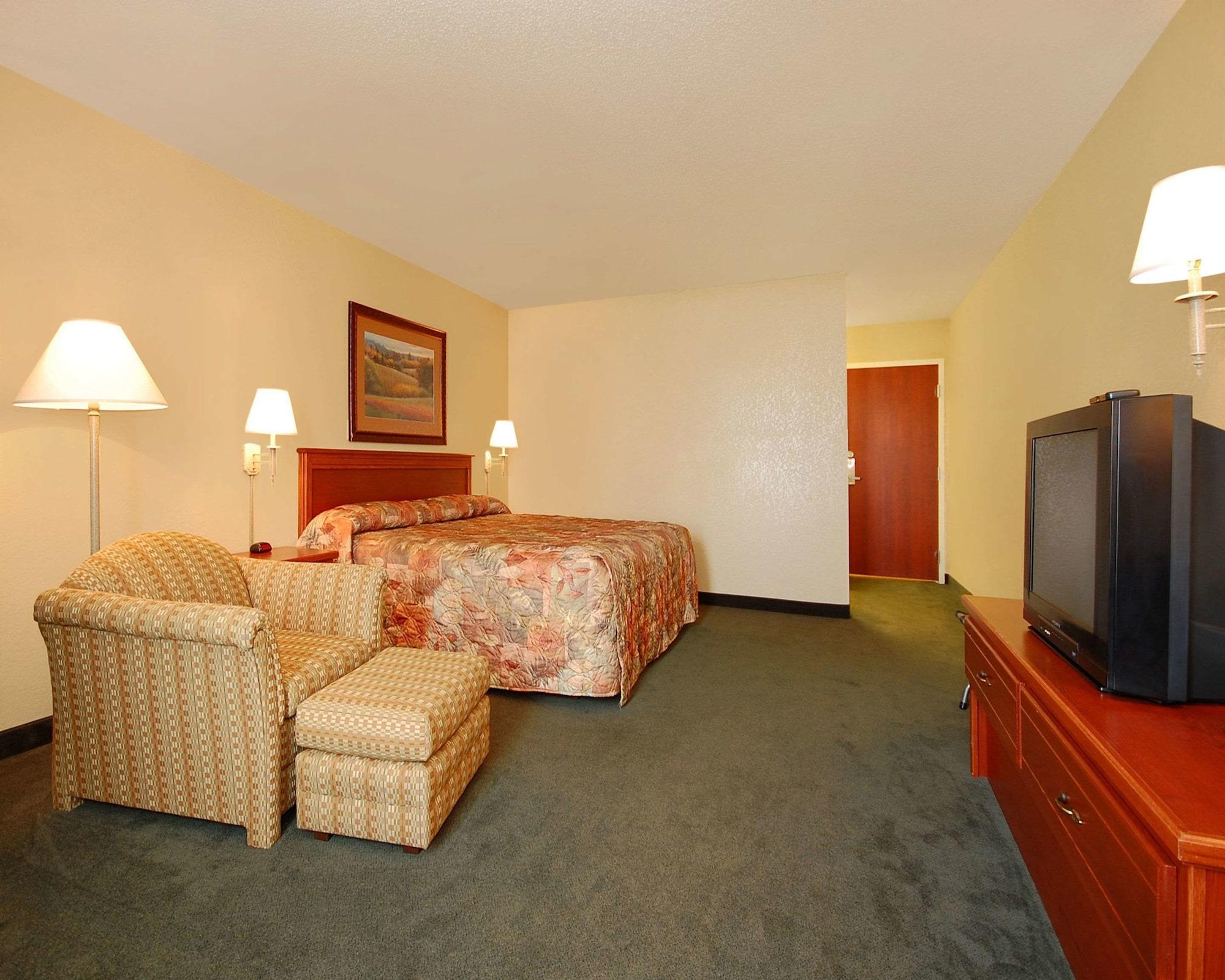 Econo Lodge Inn & Suites Kearney Exteriér fotografie