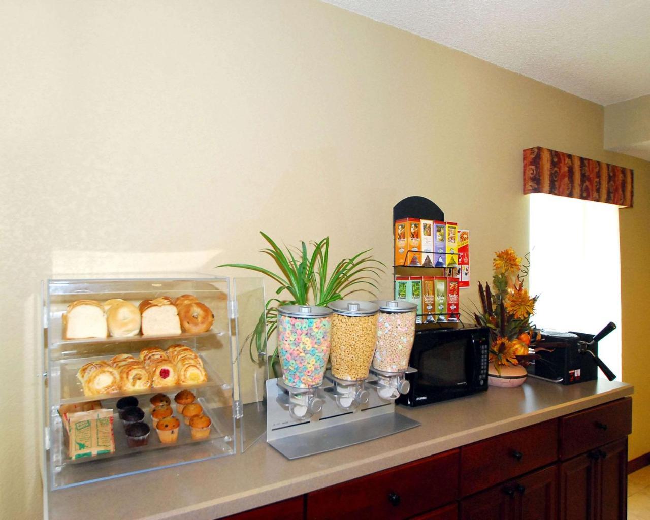 Econo Lodge Inn & Suites Kearney Exteriér fotografie