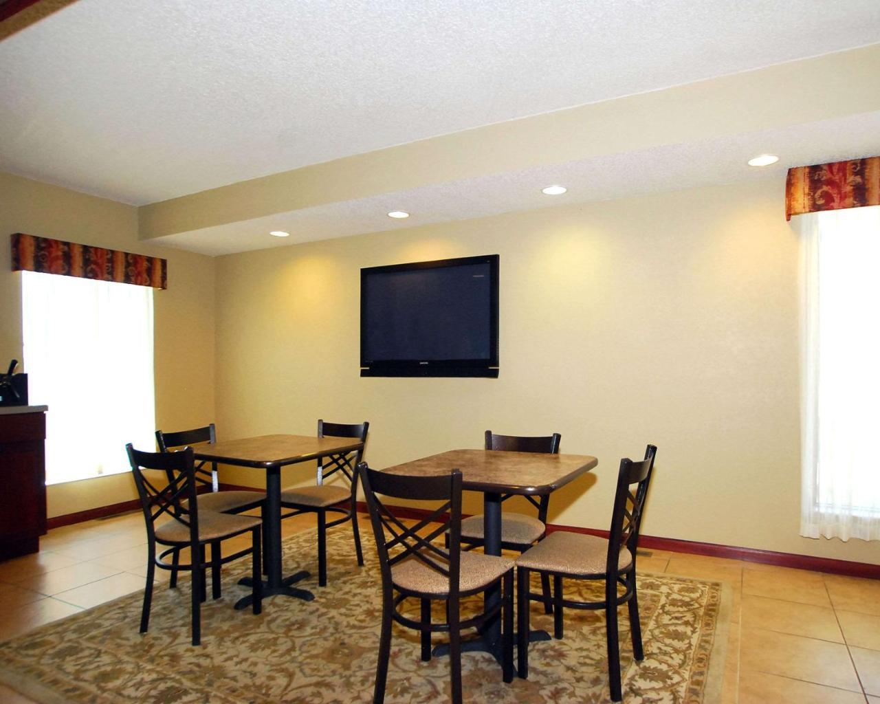 Econo Lodge Inn & Suites Kearney Exteriér fotografie